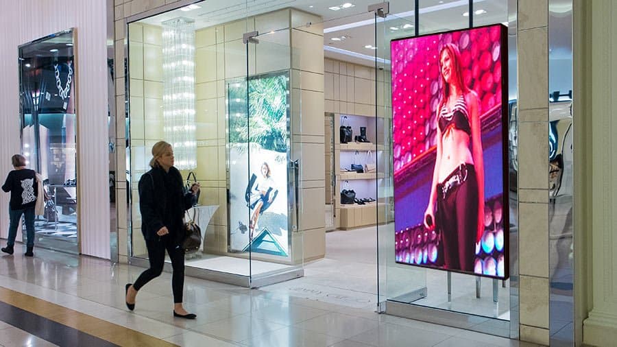 Digital Signage Outdoor (Ultimate Guide) (2023) - AIScreen